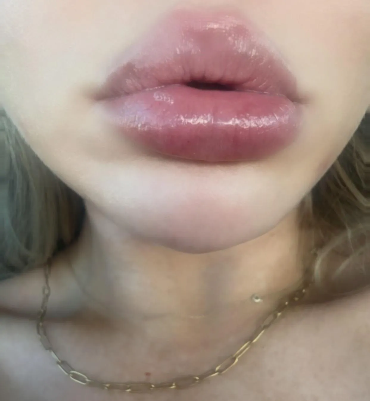 pouty & pink 🤍