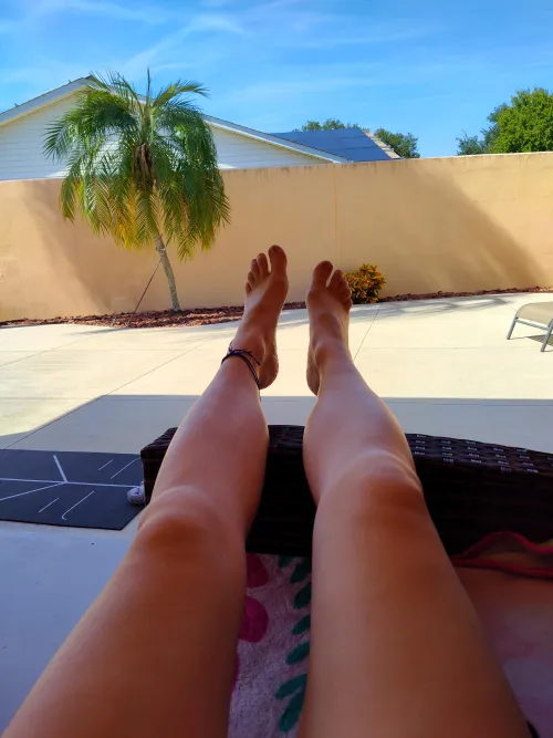 Vacation feet 🌴🥥