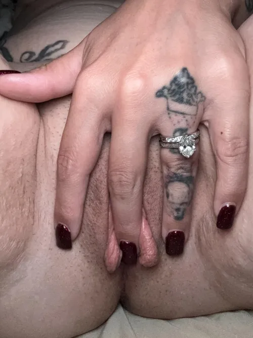 36 Married mom of 2 - let’s fuck anyway 😏