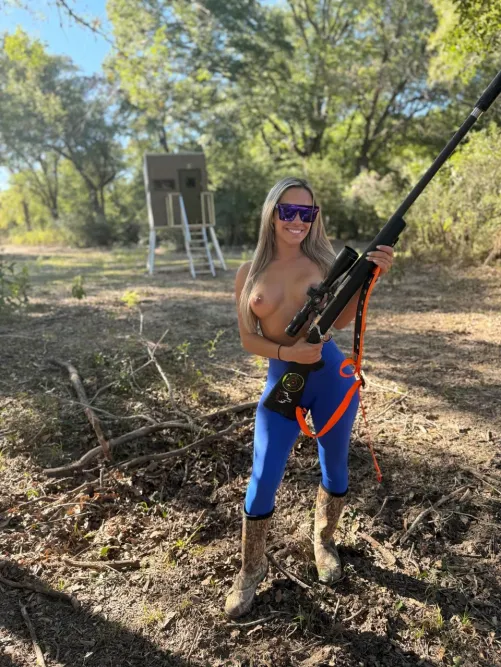 Deer season doesnt stop a barbie girl! 🦌 👙