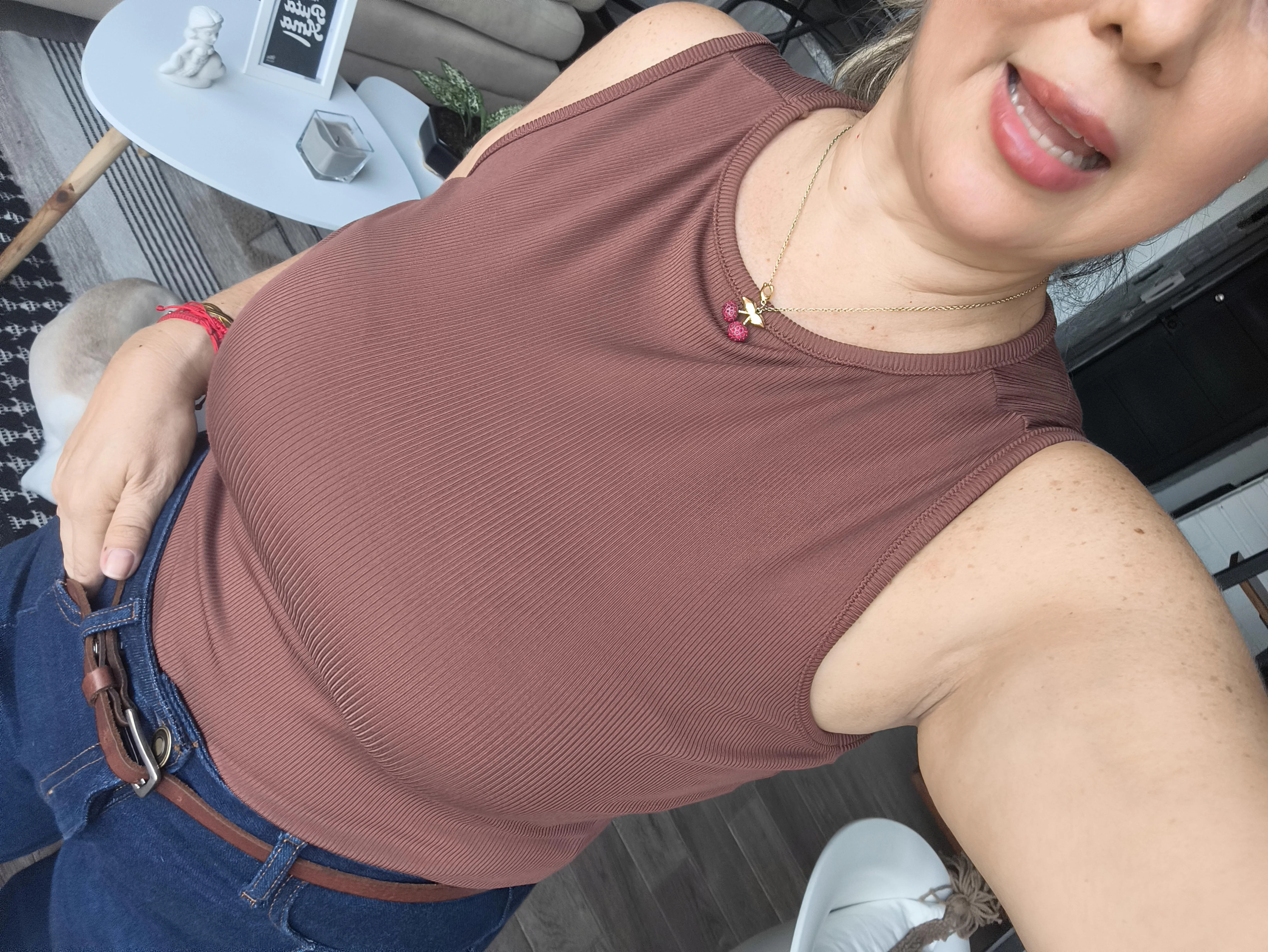 How would you rate this sexy office latina milf