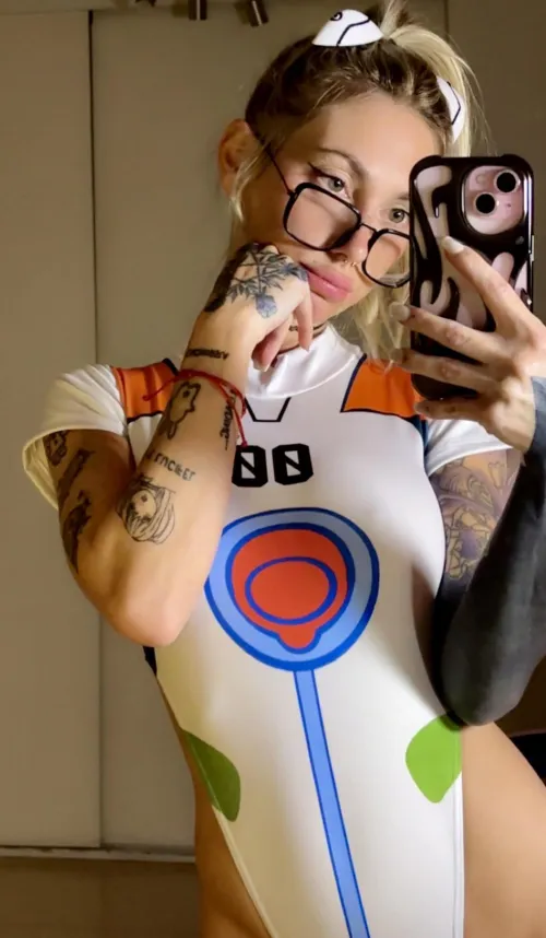 Imagine being drained by Rei00… with this perfect little princess face staring down at you. 💋✨dm me