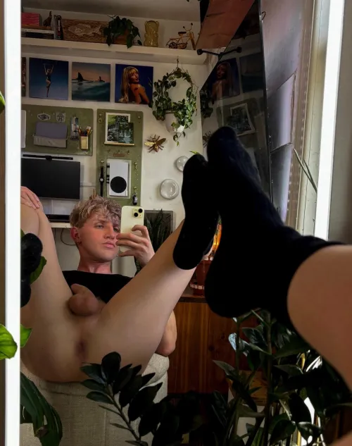 legs up & ready to get fucked ;)