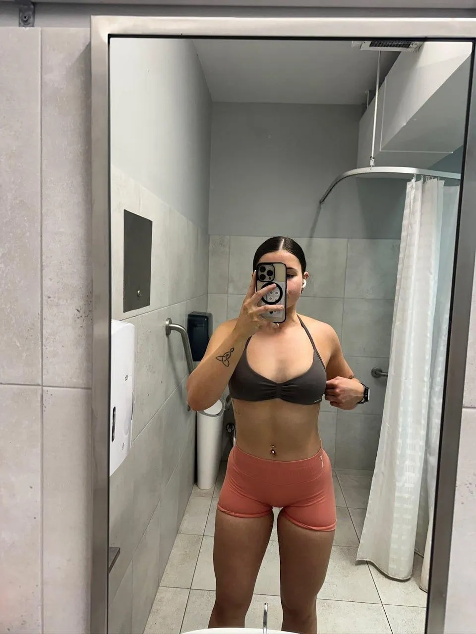 (oc) Fit enough to go all night 🌙