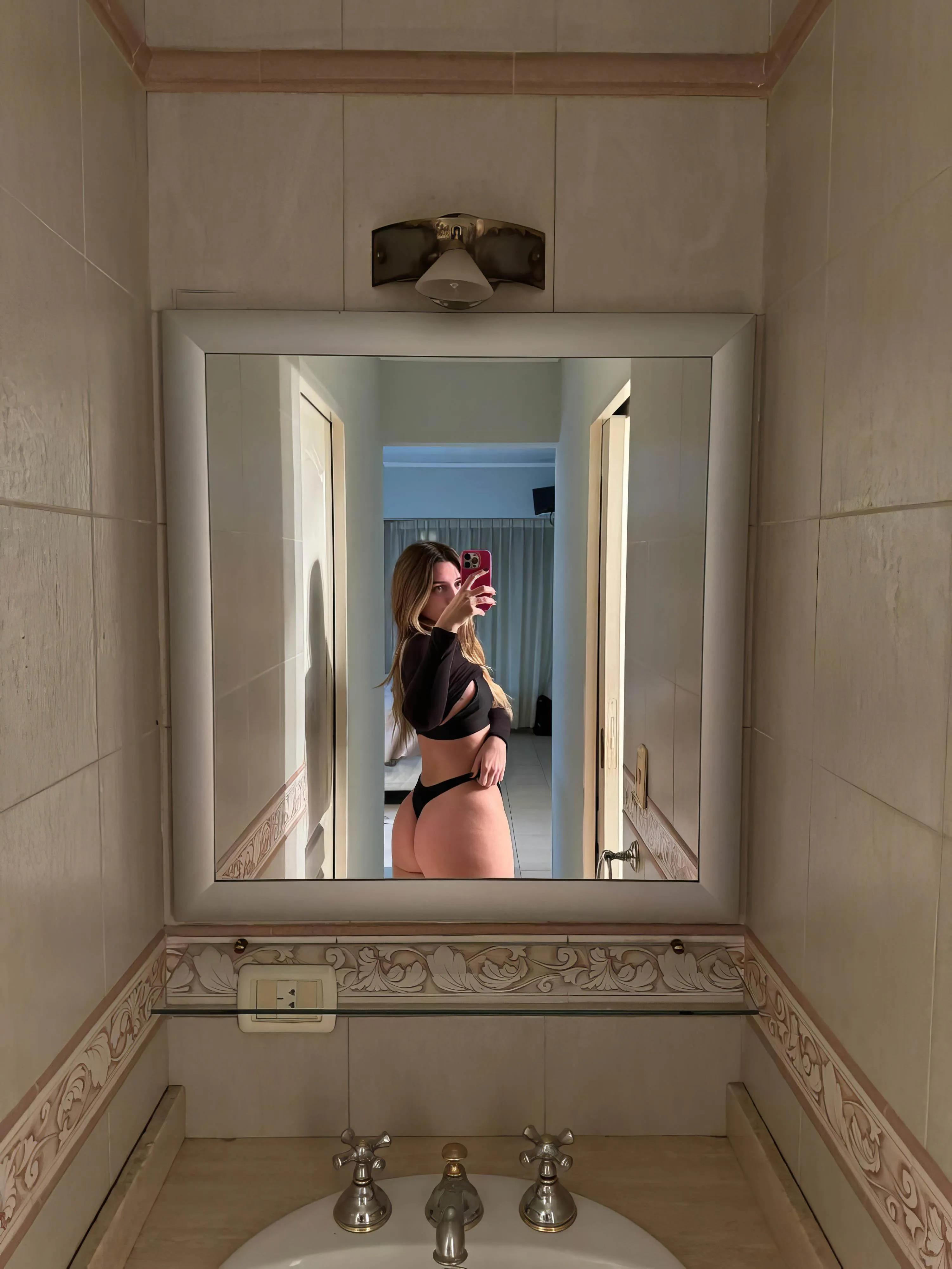 who wants to make me scream with their big dick (f)