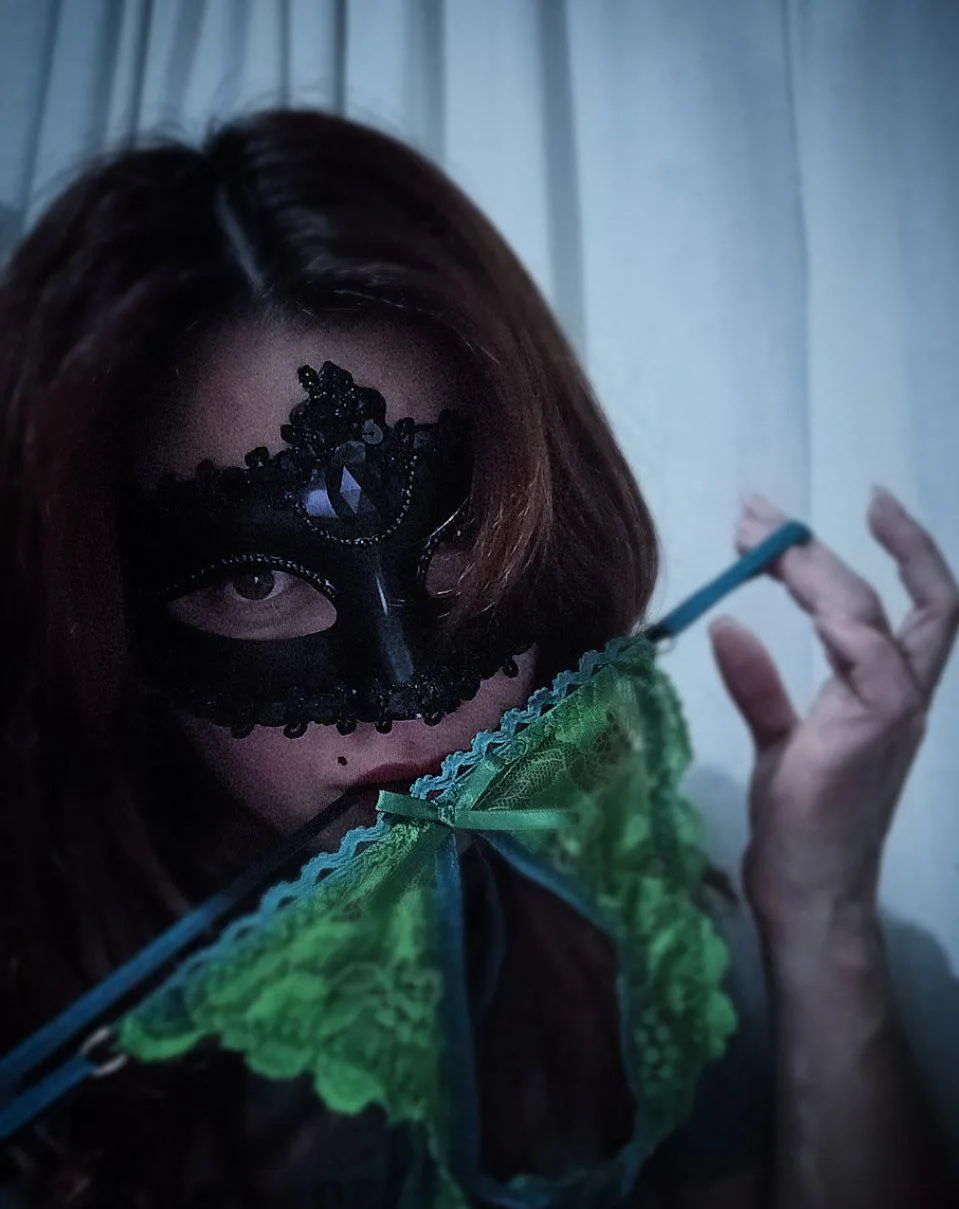 Would you like to see how my thong fits? I'll wait for you in my💙😉