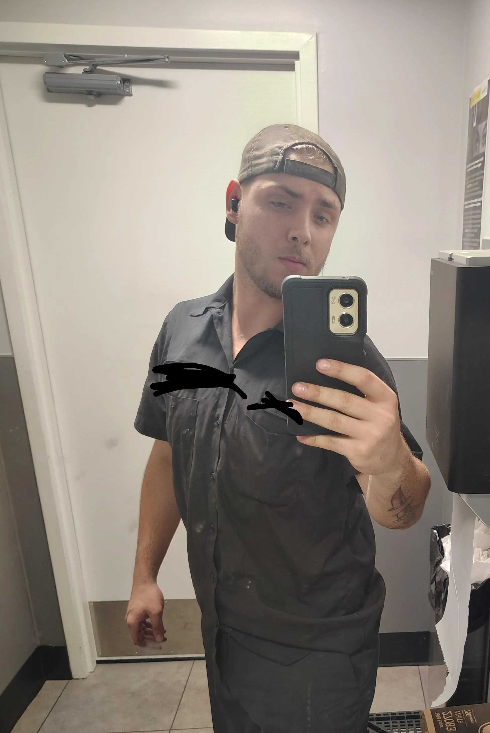 [23m] looking for hookup