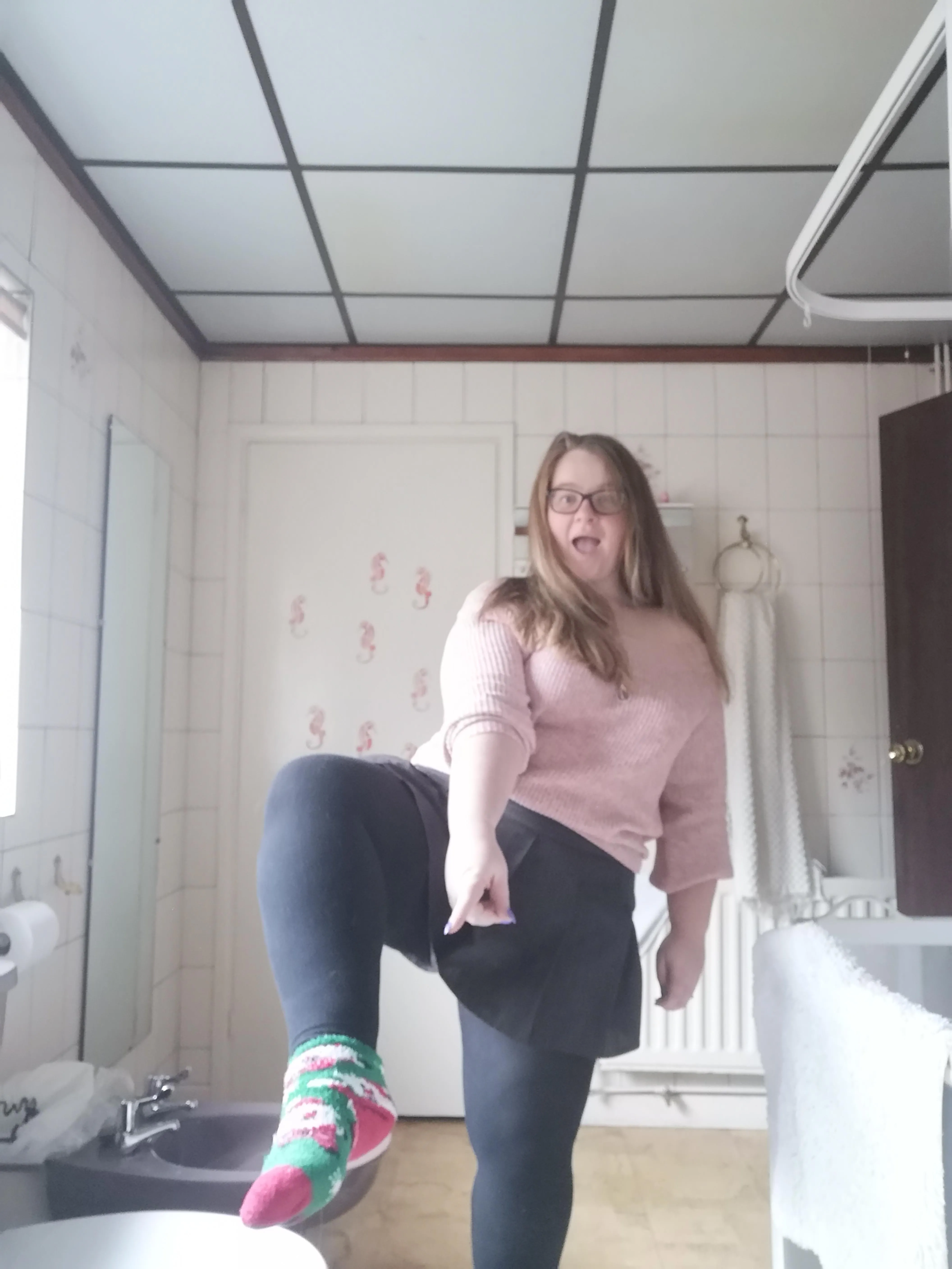 [F] Another day of unapologetically wearing the Santa socks