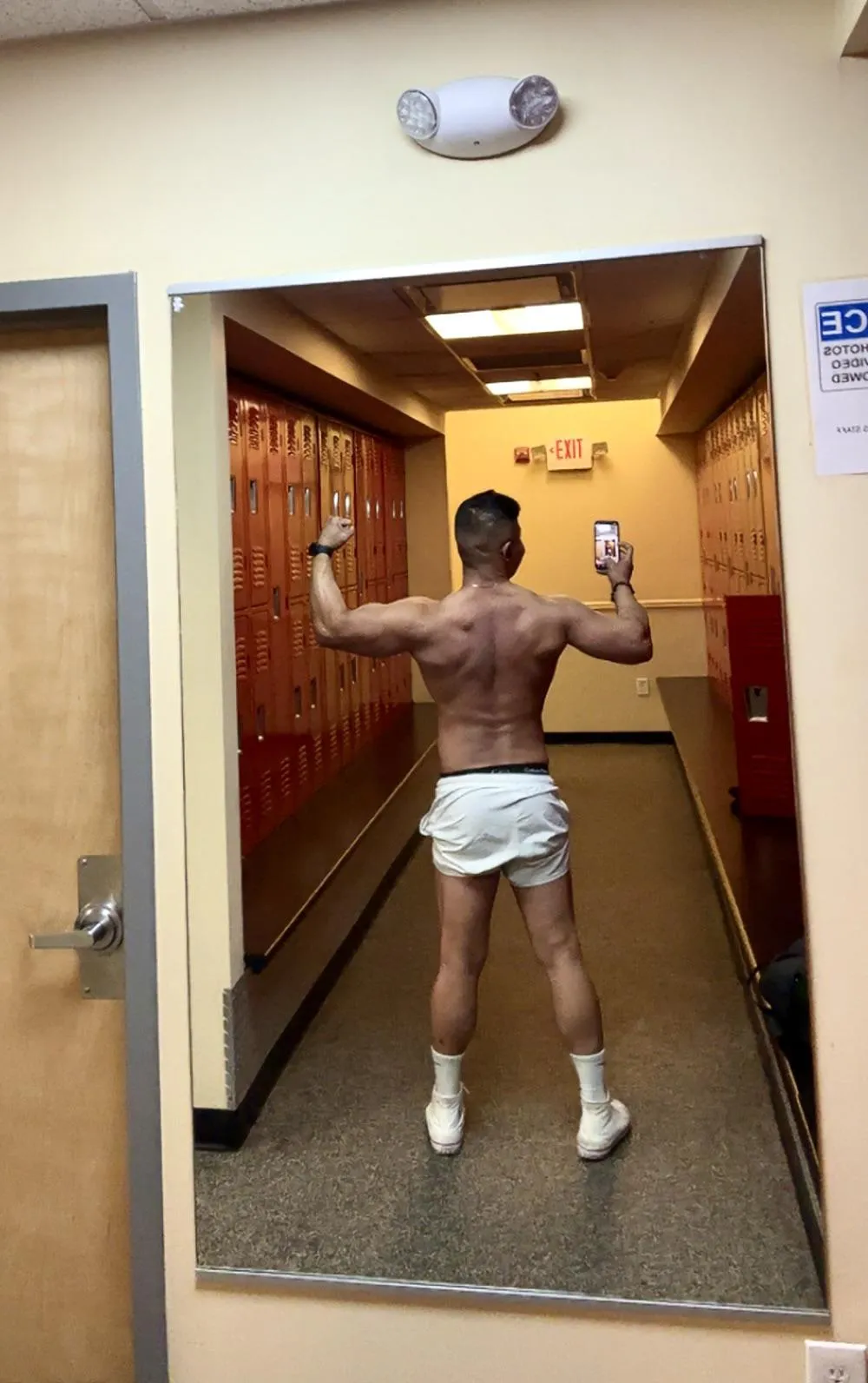 how’s my back? 🤫