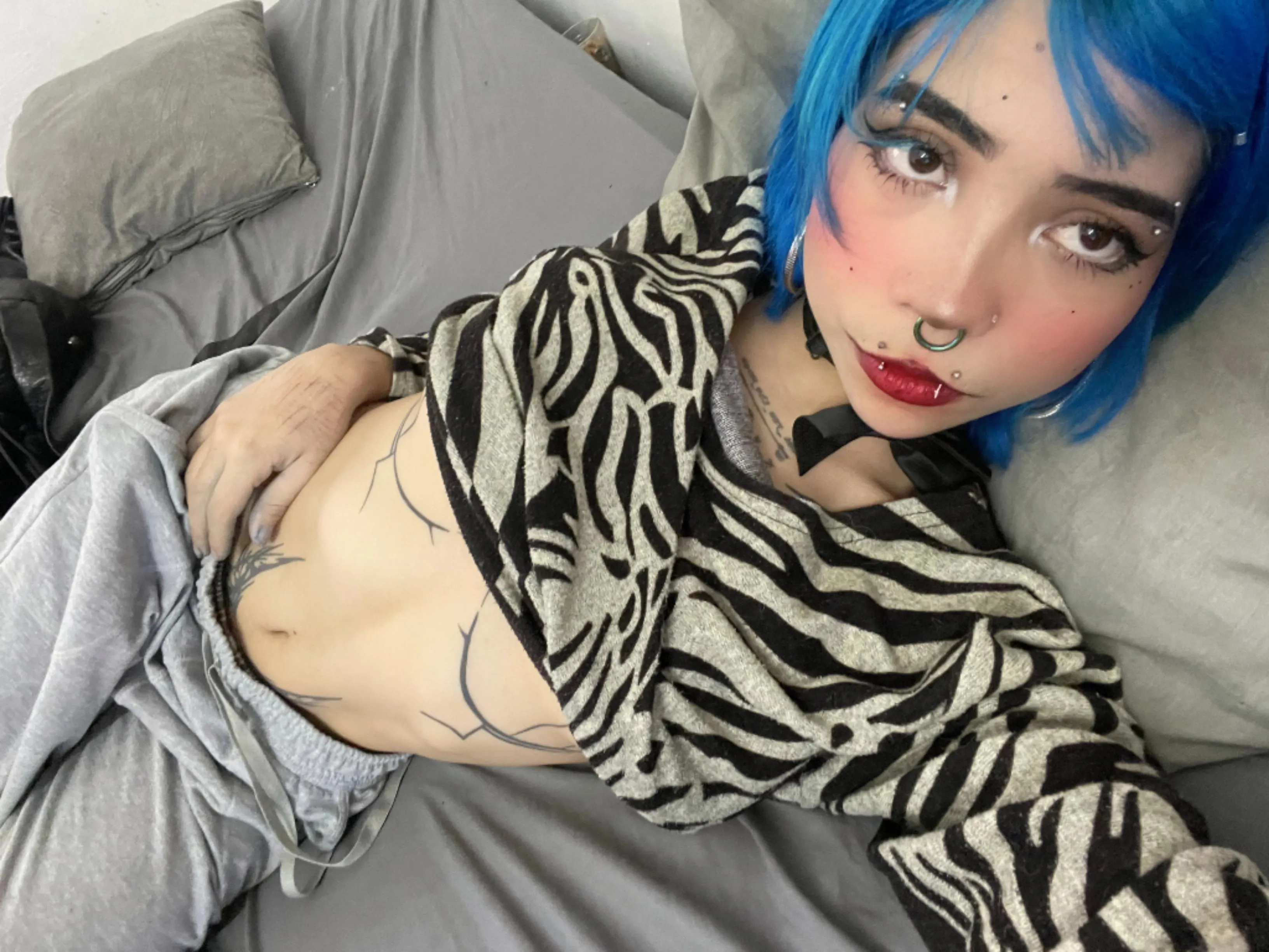 I want you to fill my little face with your hot cum