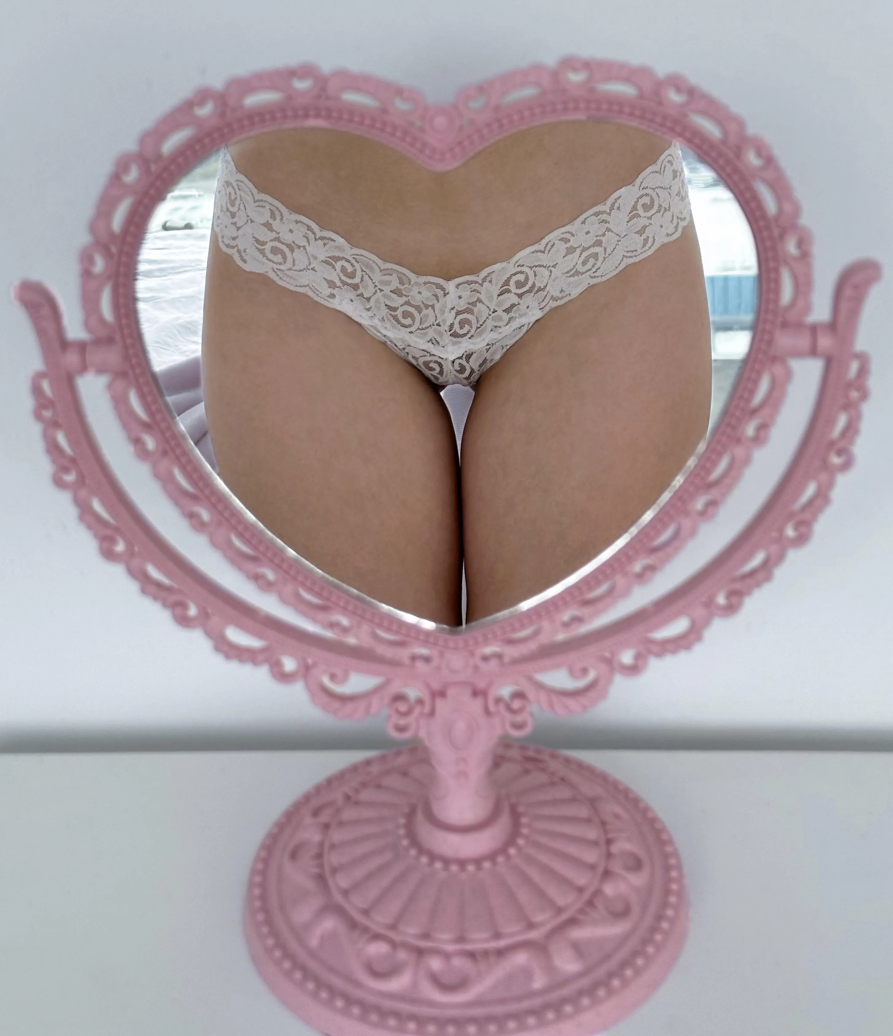 panties on so nothing distracts u from my thighs