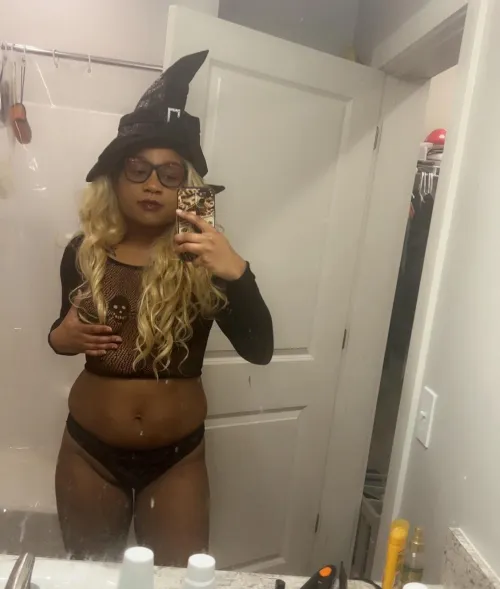 Trick or treat 👻 🖤