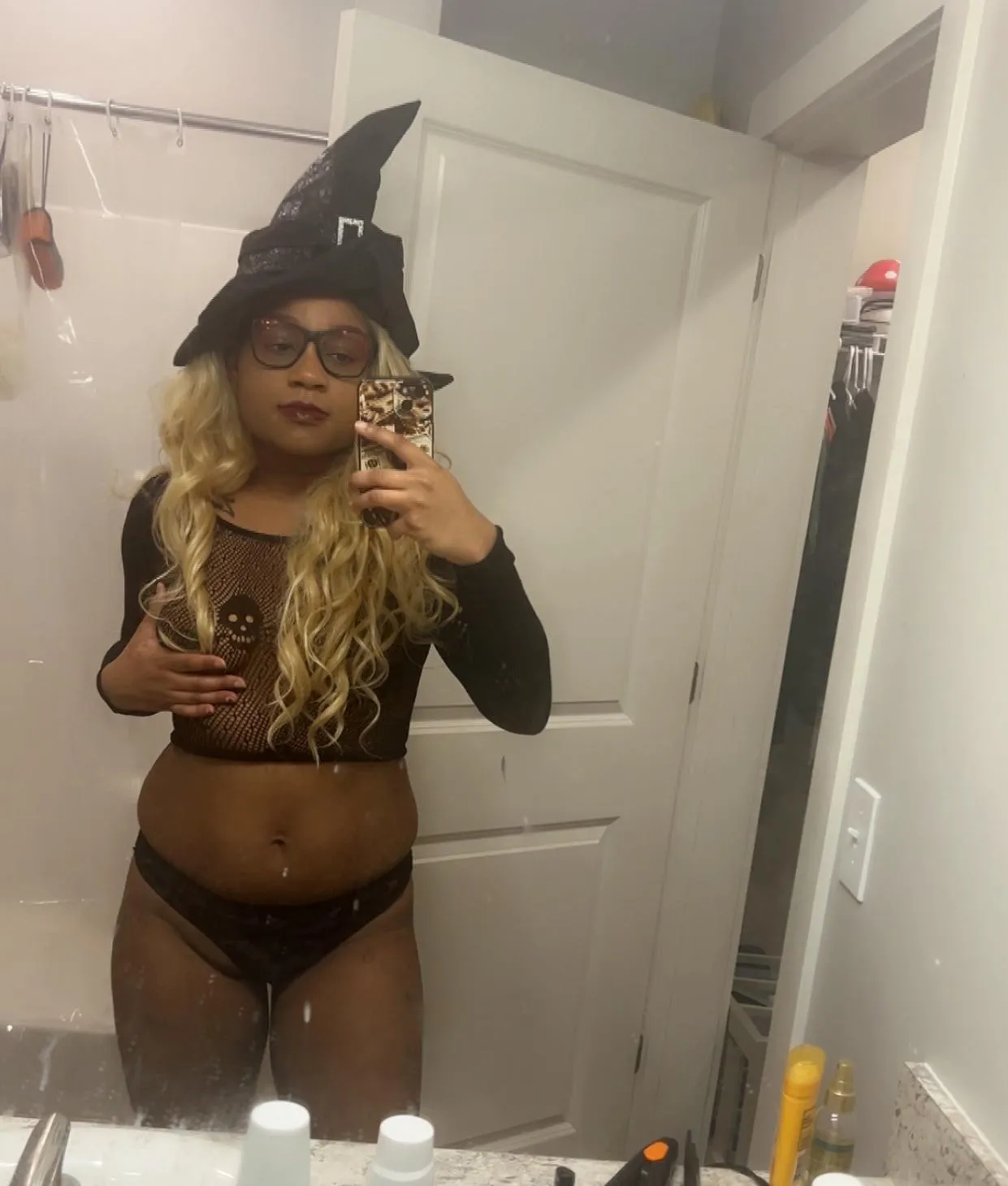 Trick or treat 👻 🖤