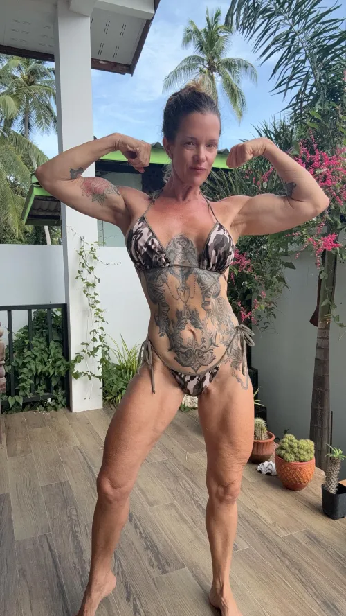 Flex up, stretch out..