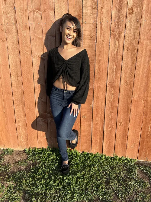 Soft smile, steady gaze 😉