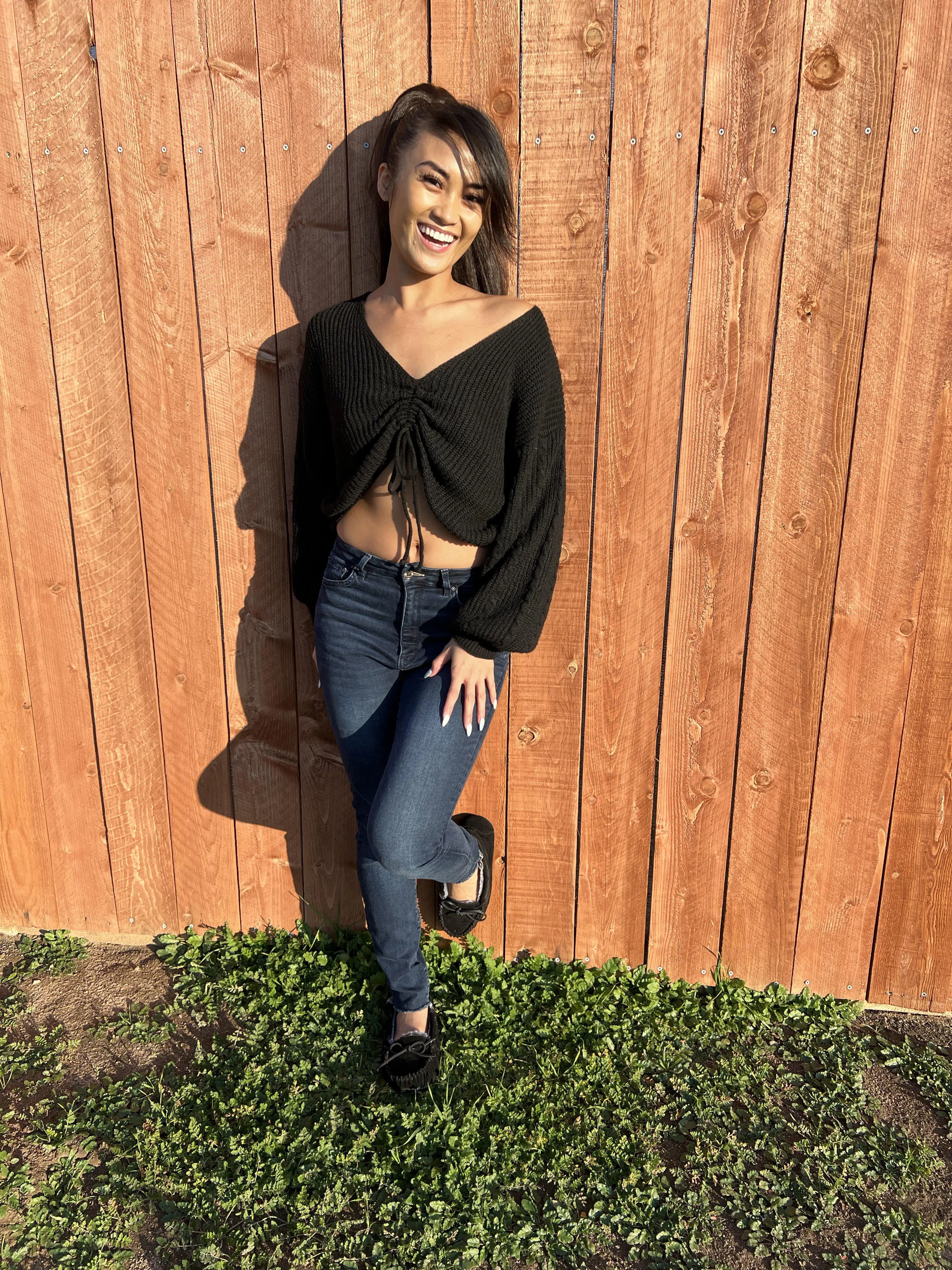 Soft smile, steady gaze 😉