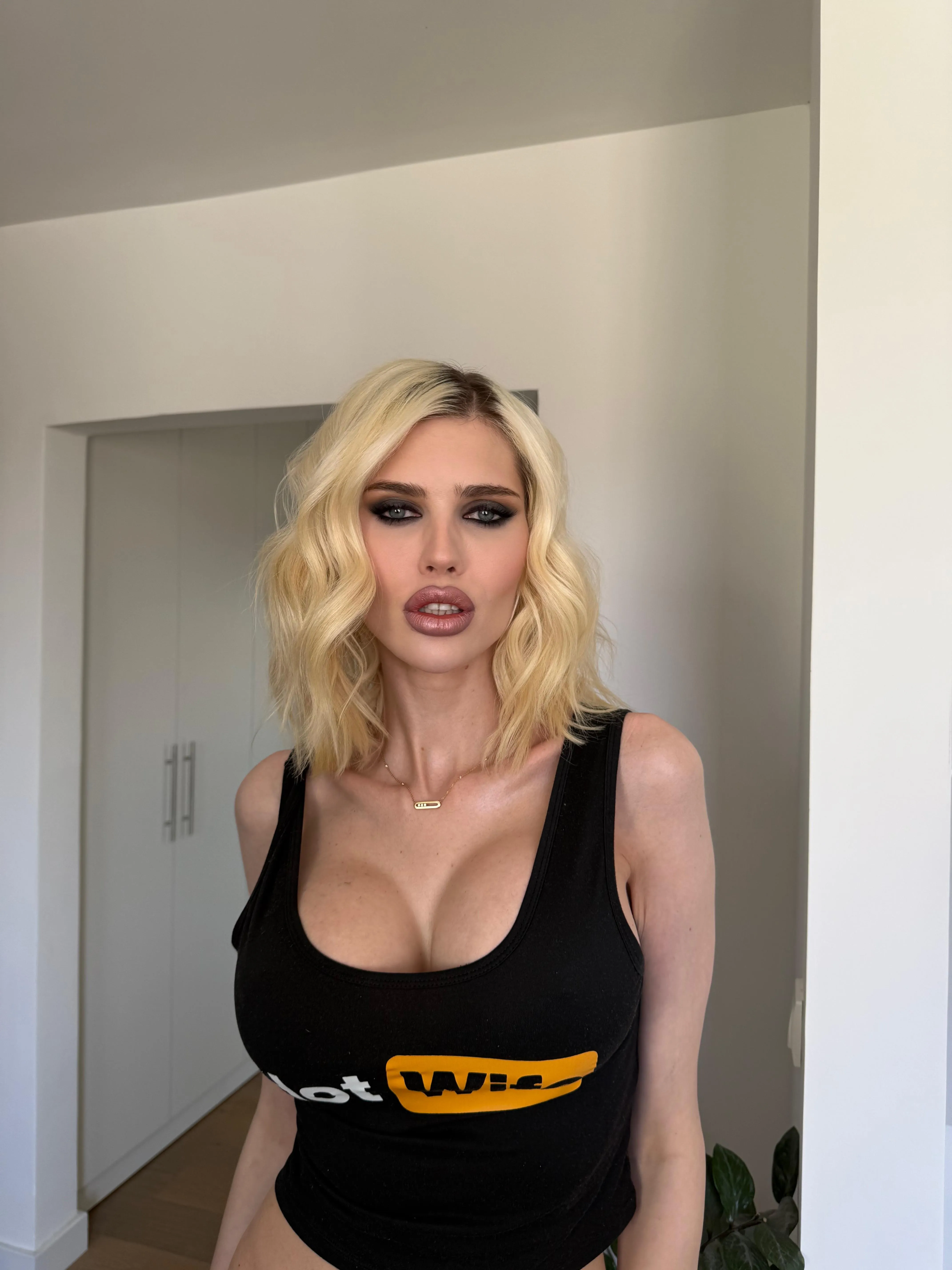 What are you staring at, just come give it to me 😈