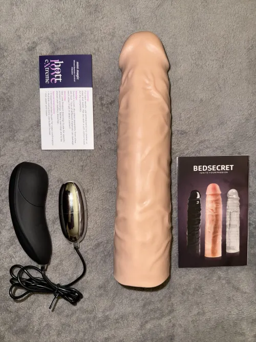 A couple new toys; Mini Magic and Bedsecret.