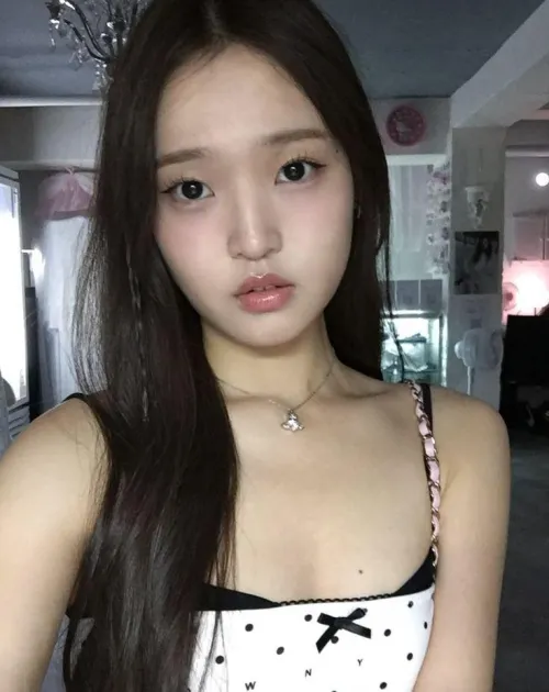 just 18, 5ft, and begging — who’s ready to take control?