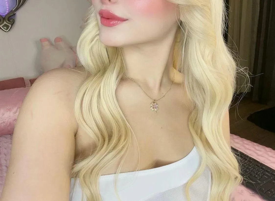 just a lil tease for you, ready to dance and anything