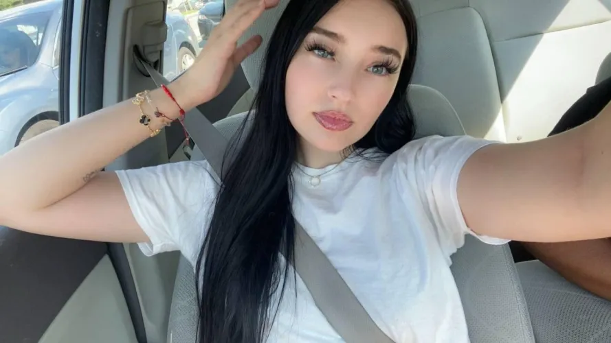 Tell me, would you jerk off to my nudes if I send them to you?