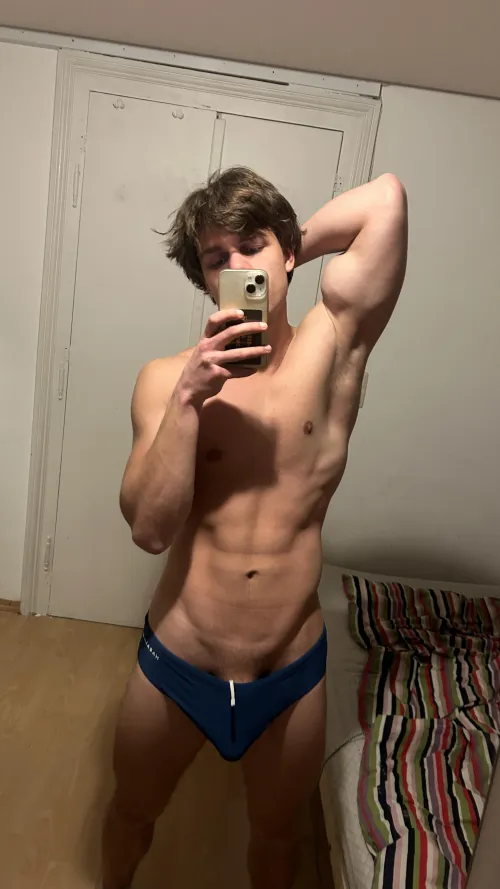 Wanna sniff my musky pits?