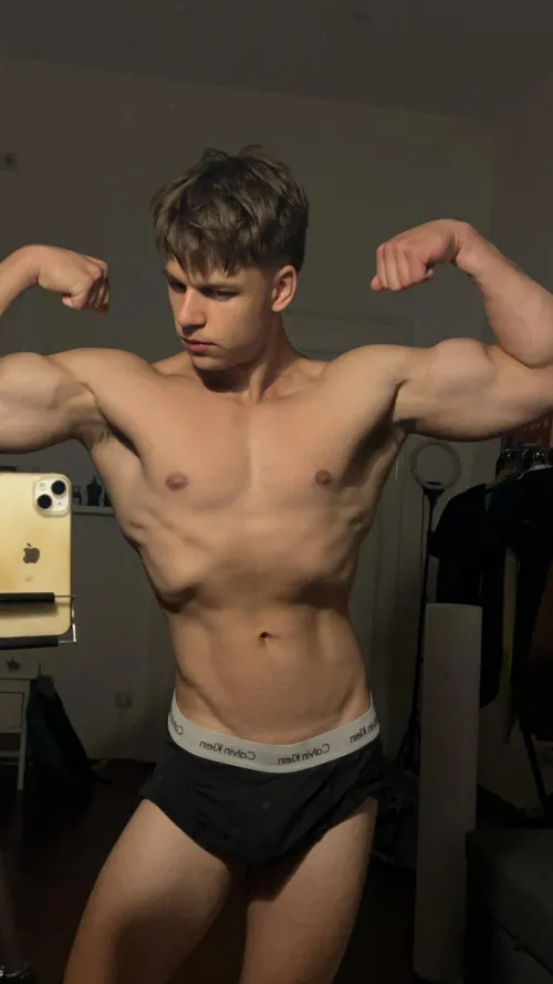 Would you sniff my sweaty pits?