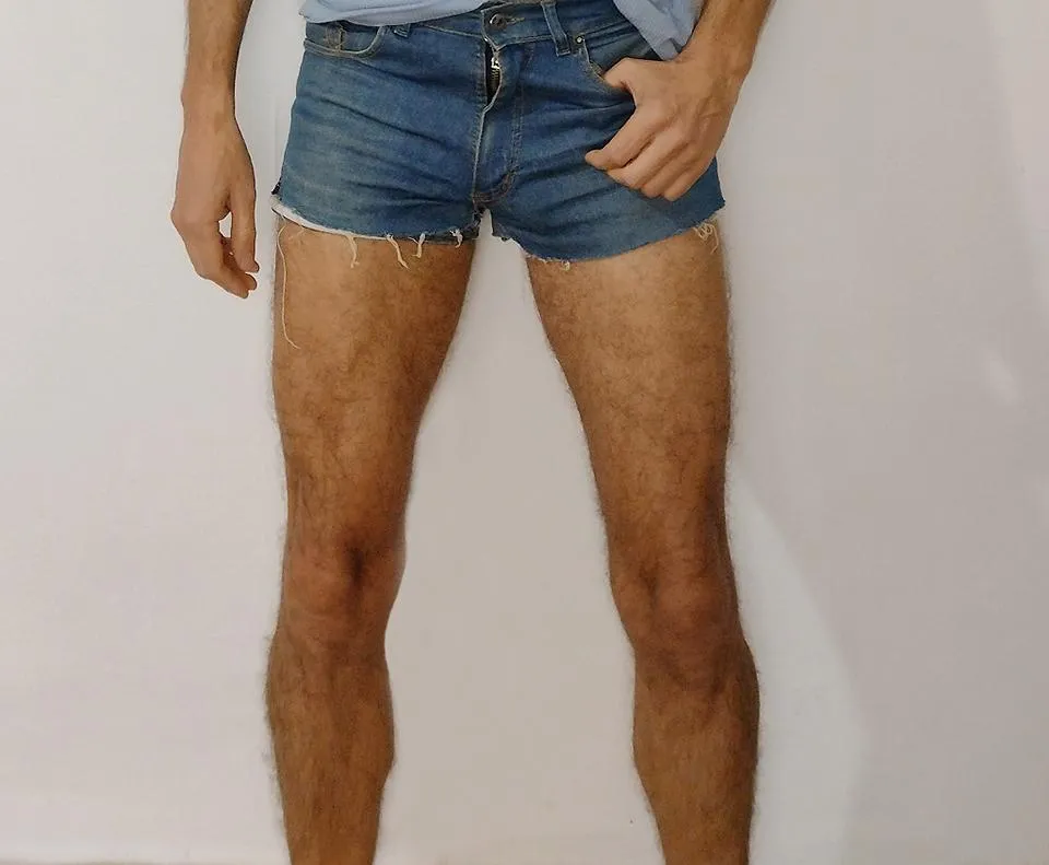 Going commando and hairy legs😉