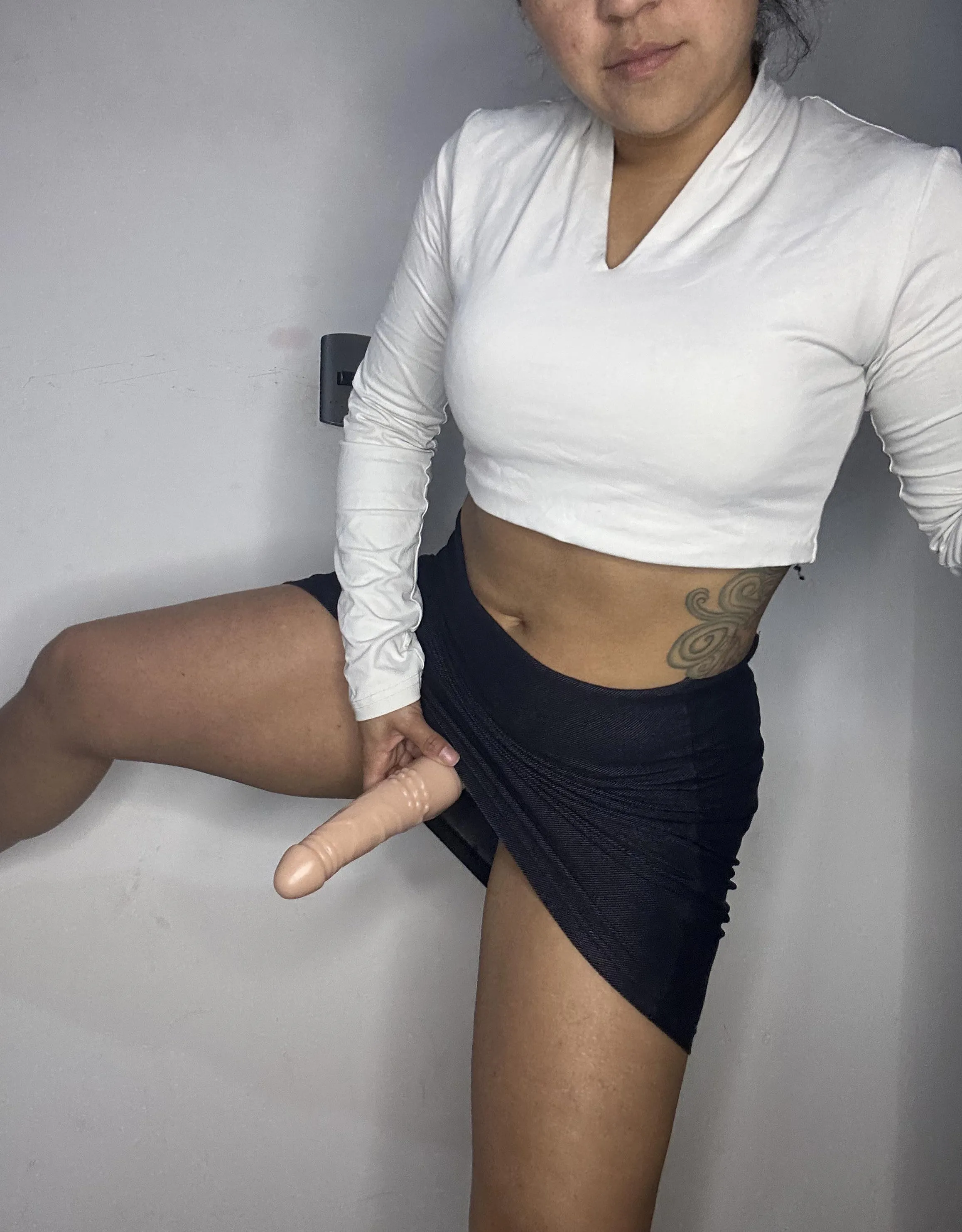 Would you give me your ass on our first date, Right