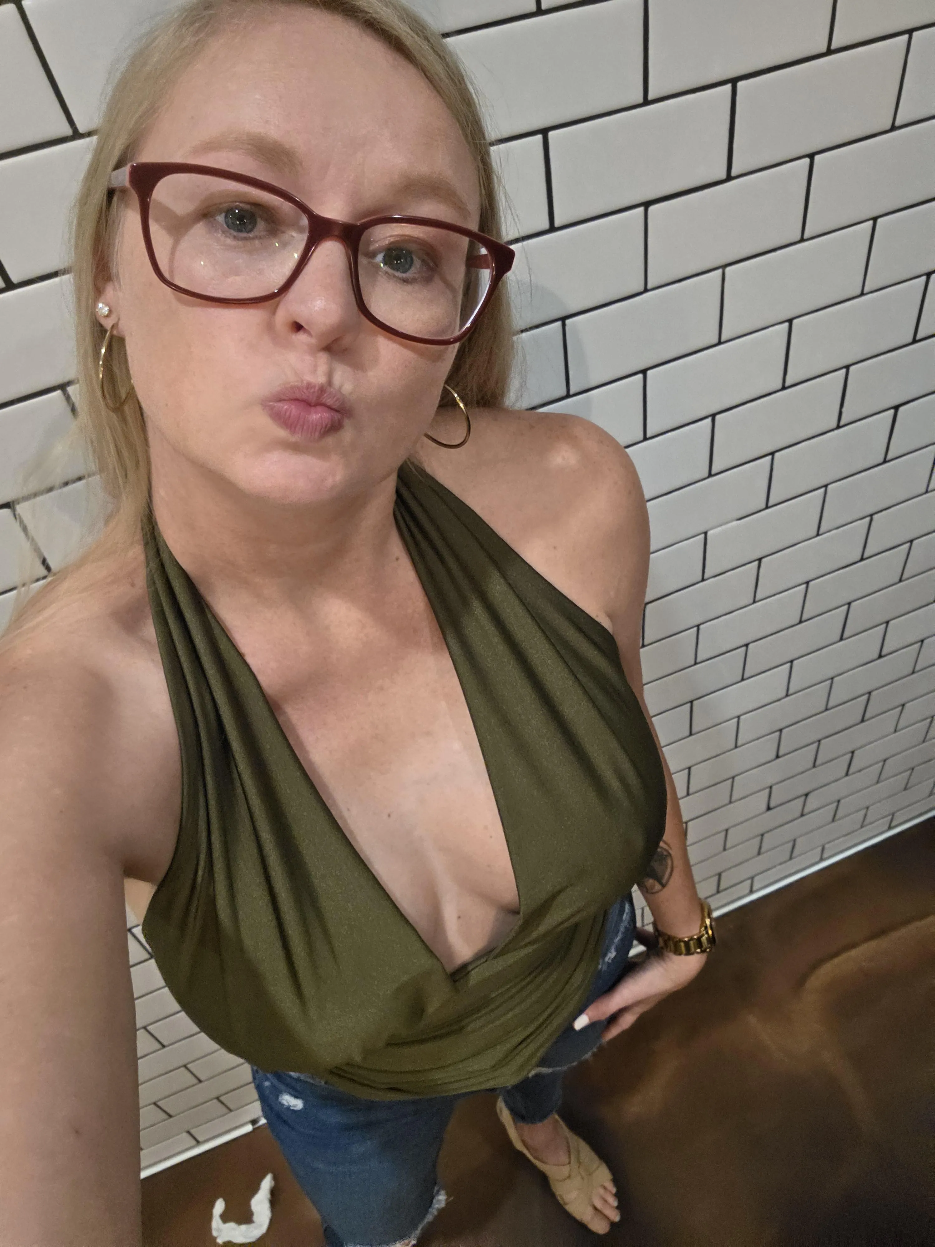 42f Would you look twice if I lived next door