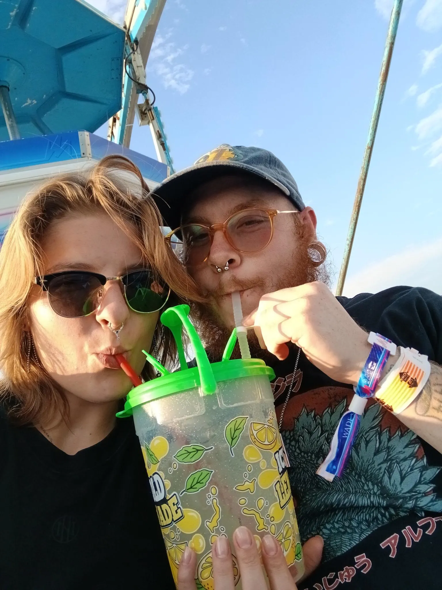 F21m31 couple looking for another couple