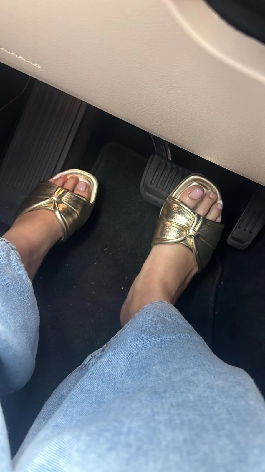 Light pink pedicureee