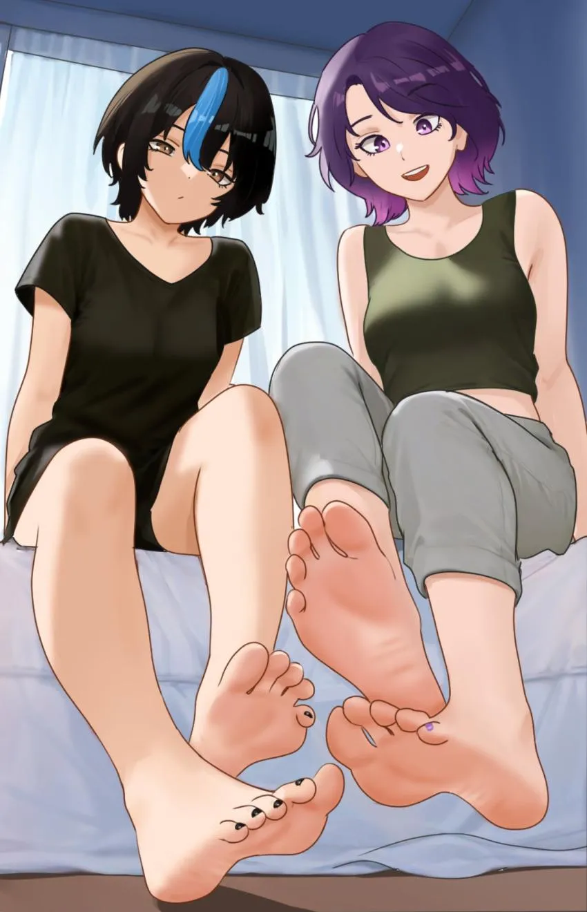 Your sister and her friend ask you to pick who has the cutest feet 💅👣