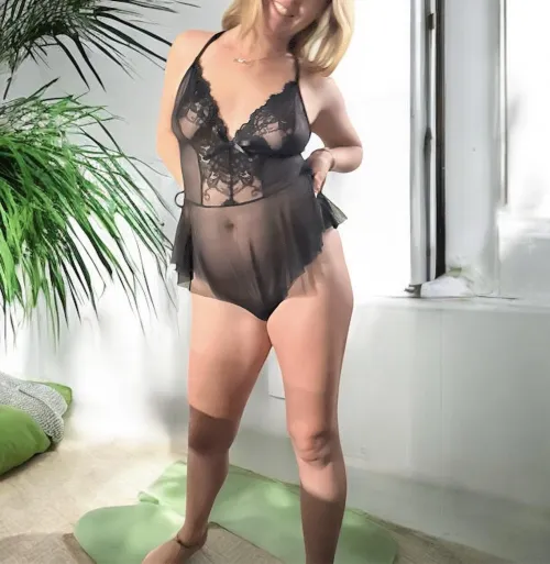 Feelin a quicky this morning, who’s around?