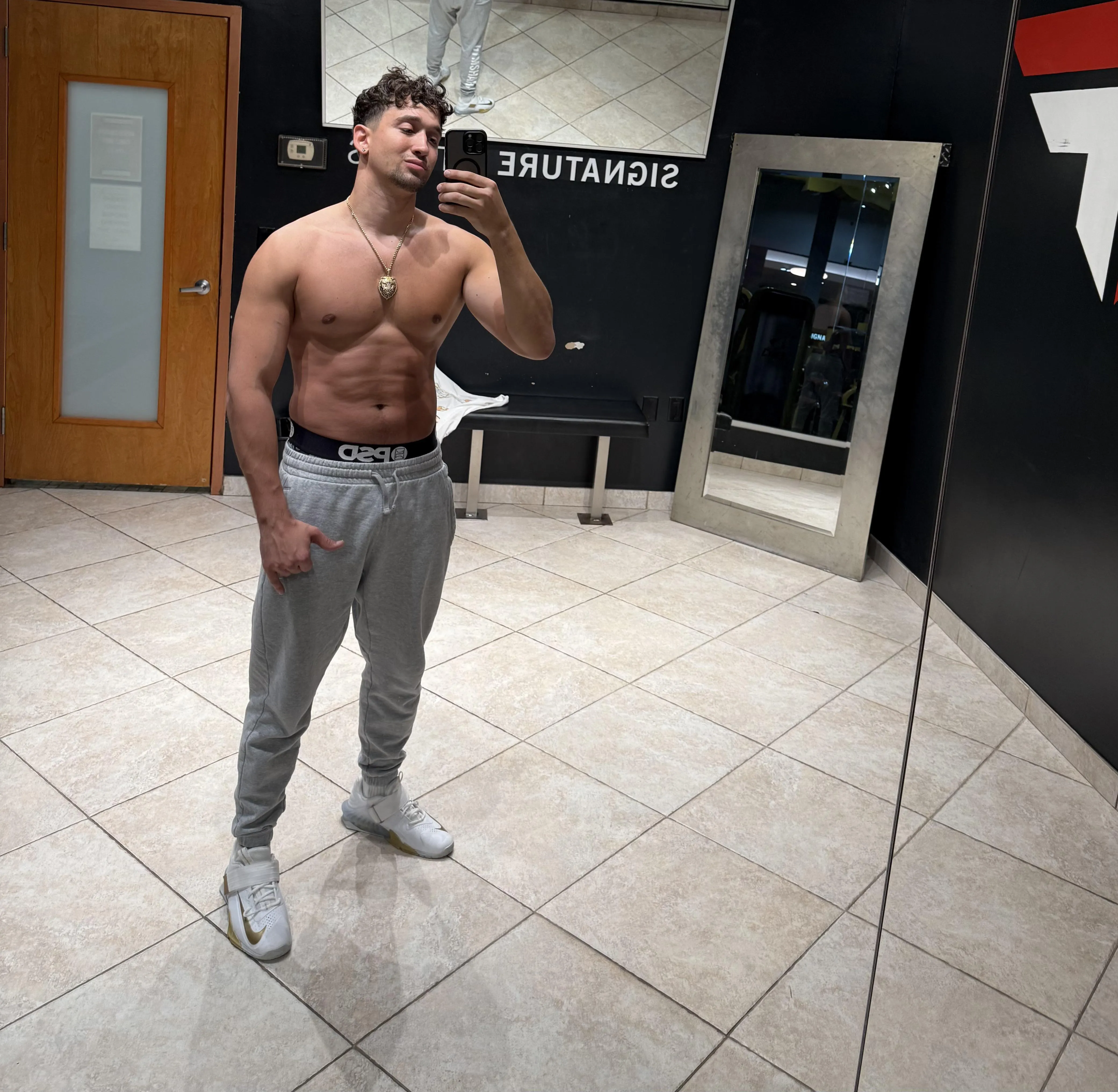 [M4F] Looking for a female in New York or New Jersey to collab on OF