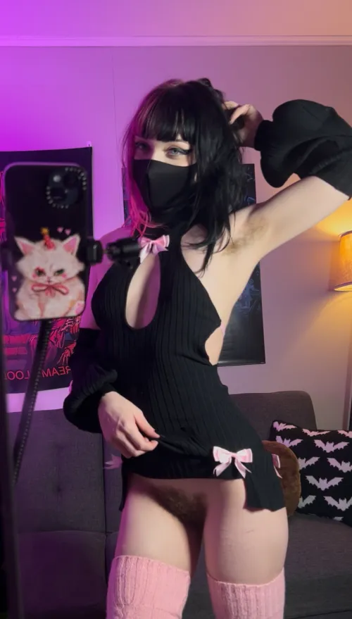 no panties so i can show off my bush :)