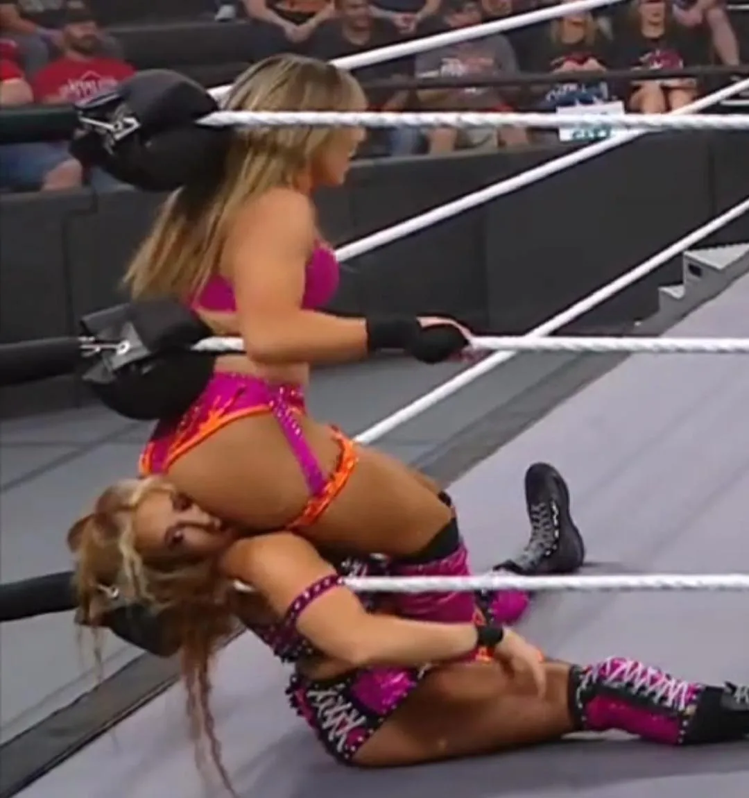 Poor Lainey takes a deep face full of Lola Vice