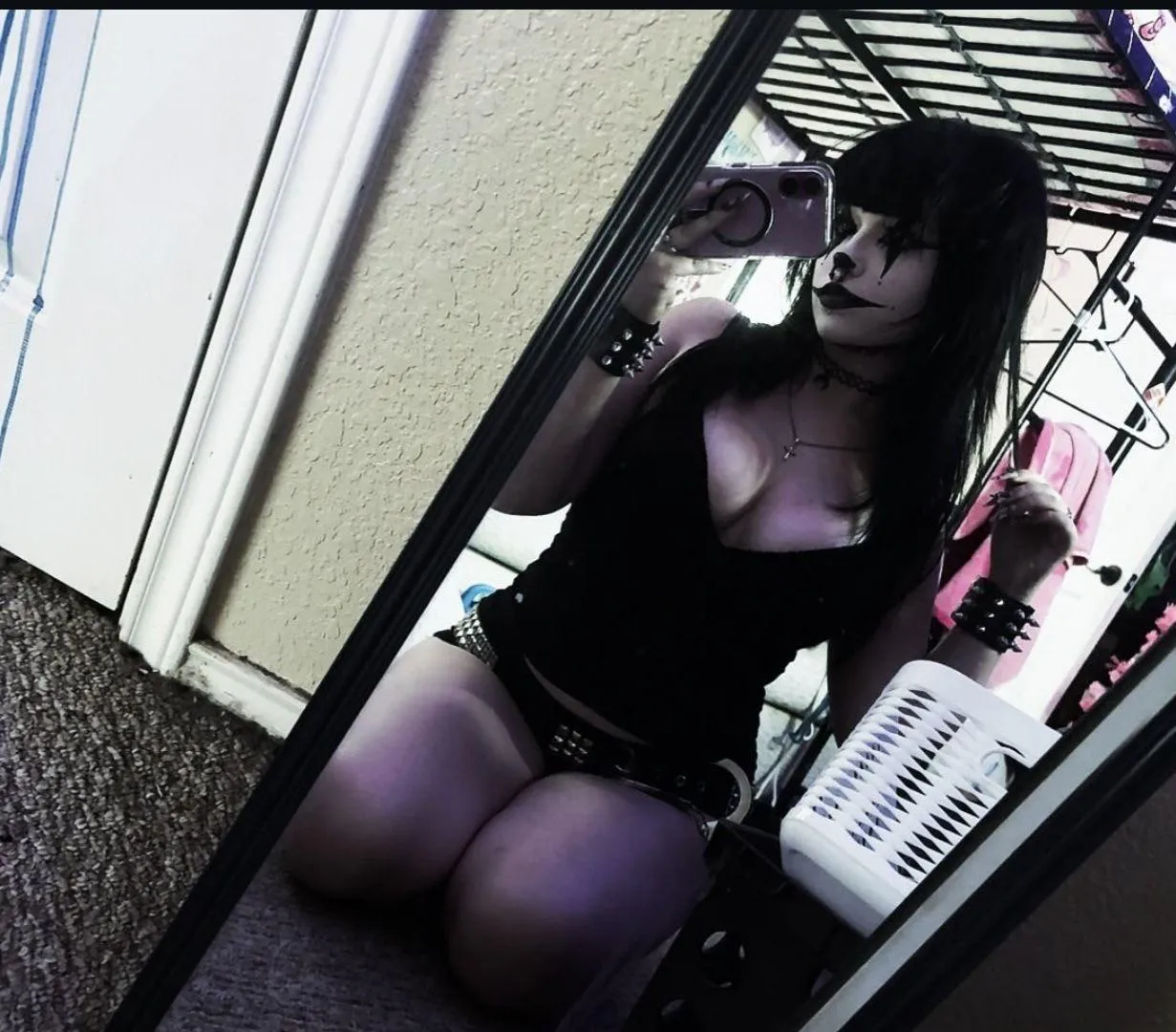 slutty clown ;3