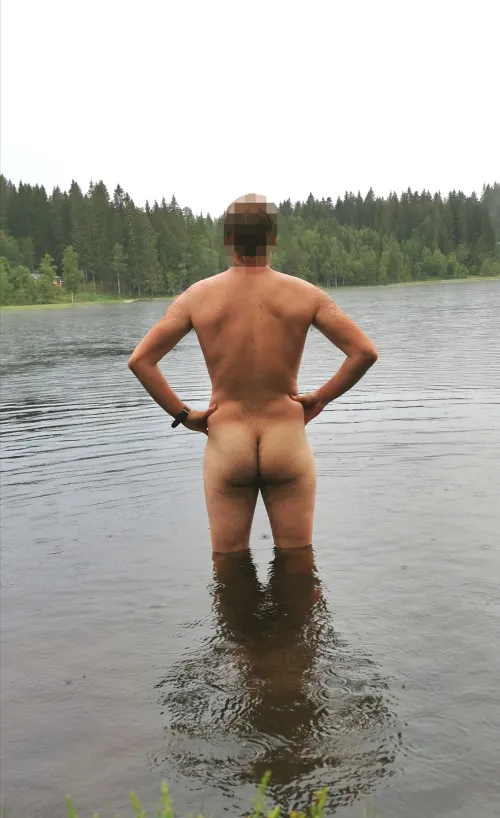 Just a little bath in the lake.