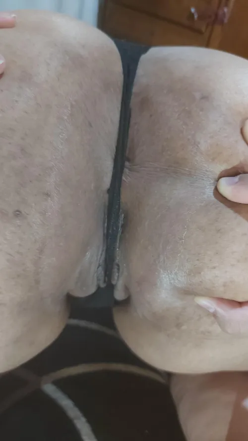 My ass smells so bad