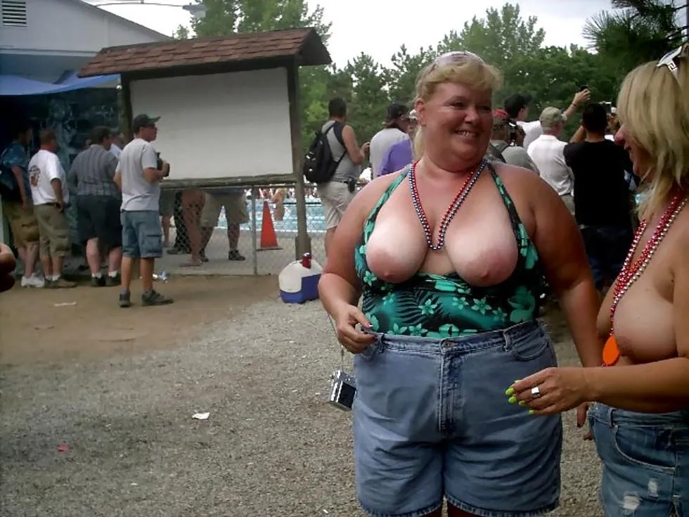 Scenes from AltBoobWorld : Waiting for the 'daily activities' board to be updated. There's rumors of a treasure hunt!