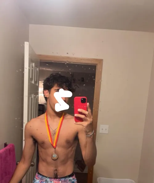 Who’s up for a college sophomore