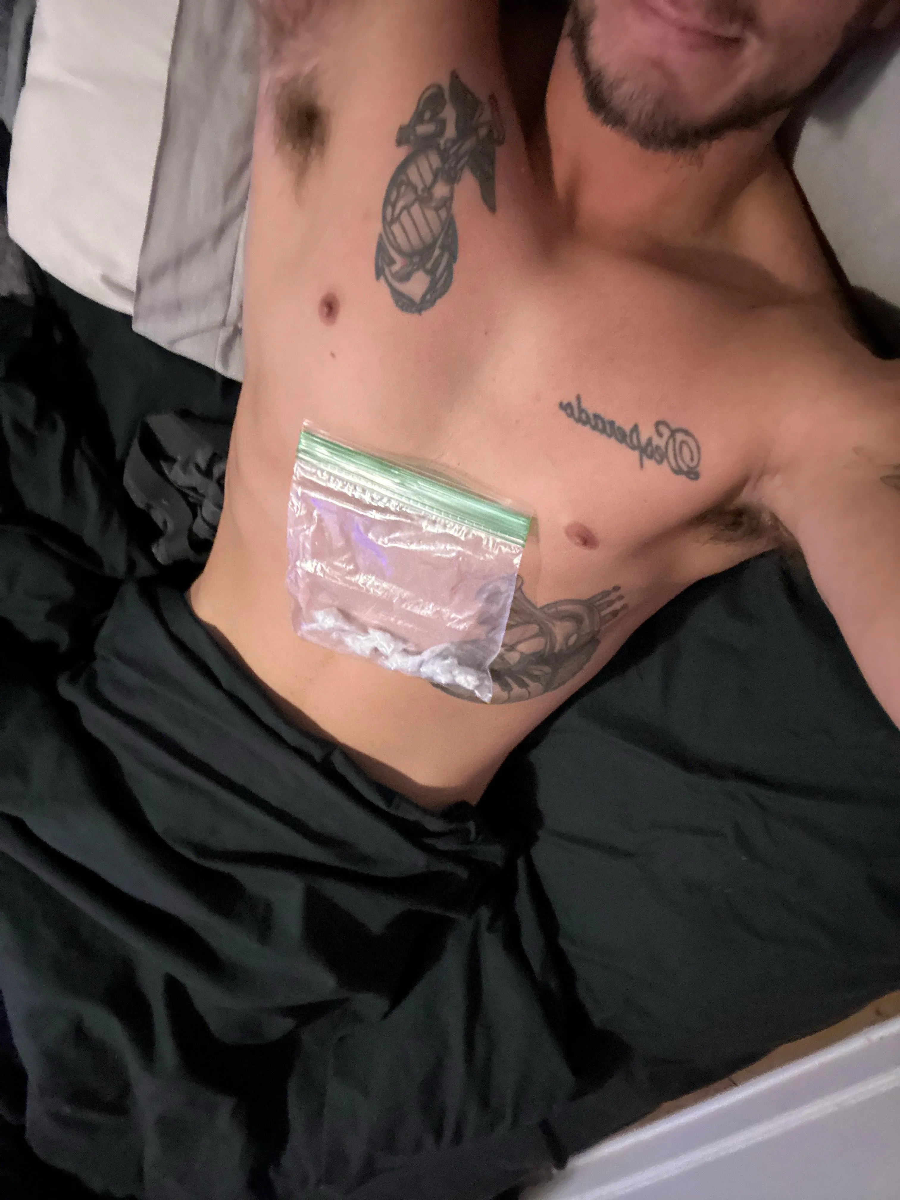 32 [M4F] bored asf in the Midwest who tryna come do my blow off me