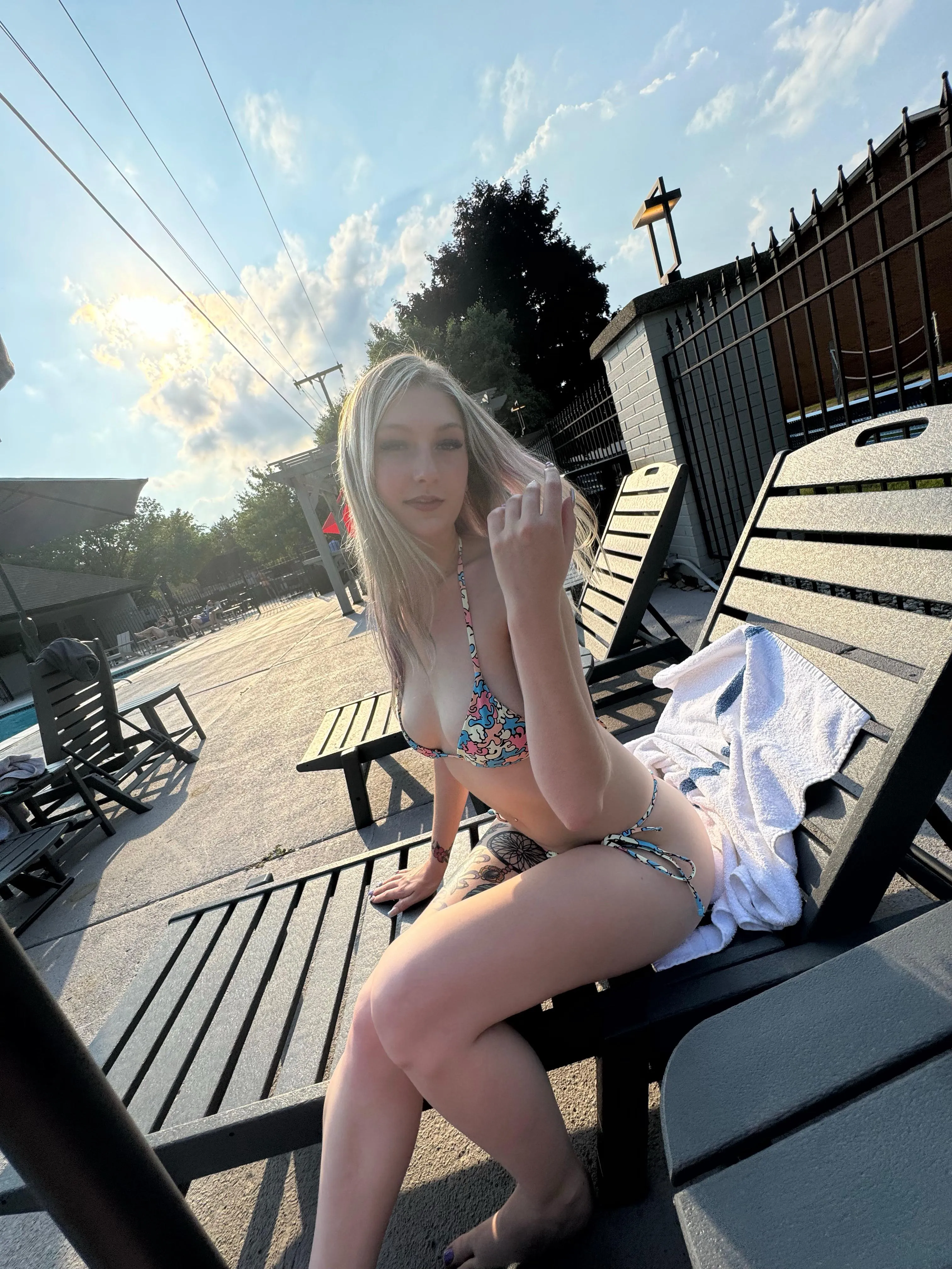 beautiful blonde in a bikini.. BBB 😉