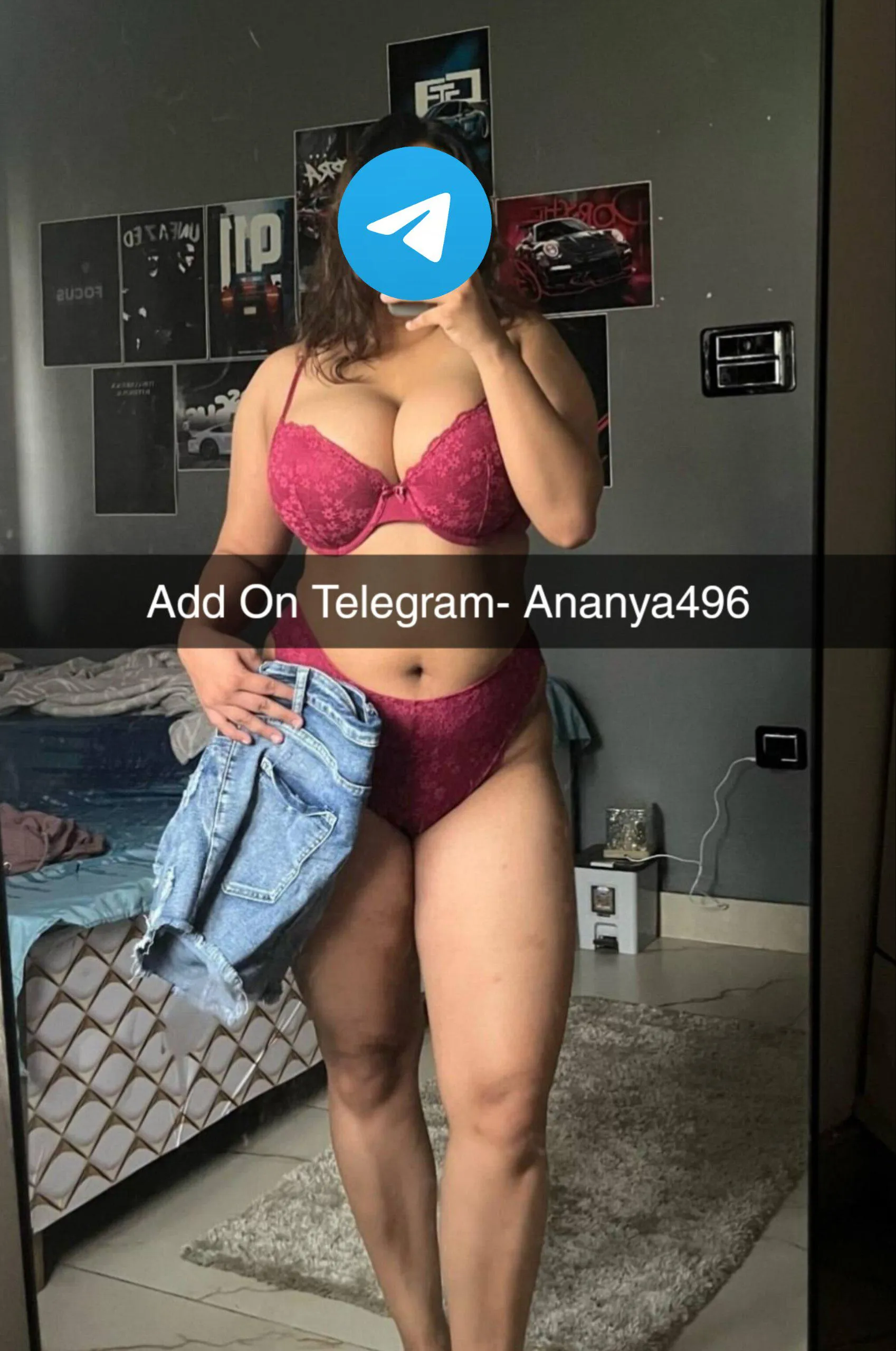 I’m horny… and these big boobs need attention ... Wanna Sext? (f)