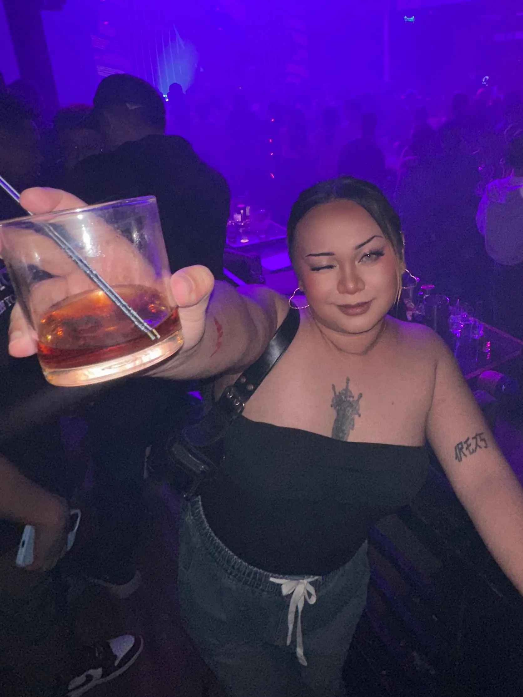 Let's get party and fuck me later🤭