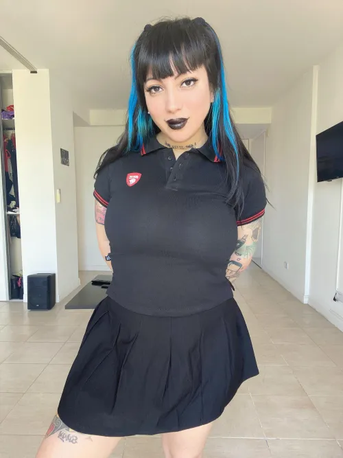 Minimal outfit, maximum comfort