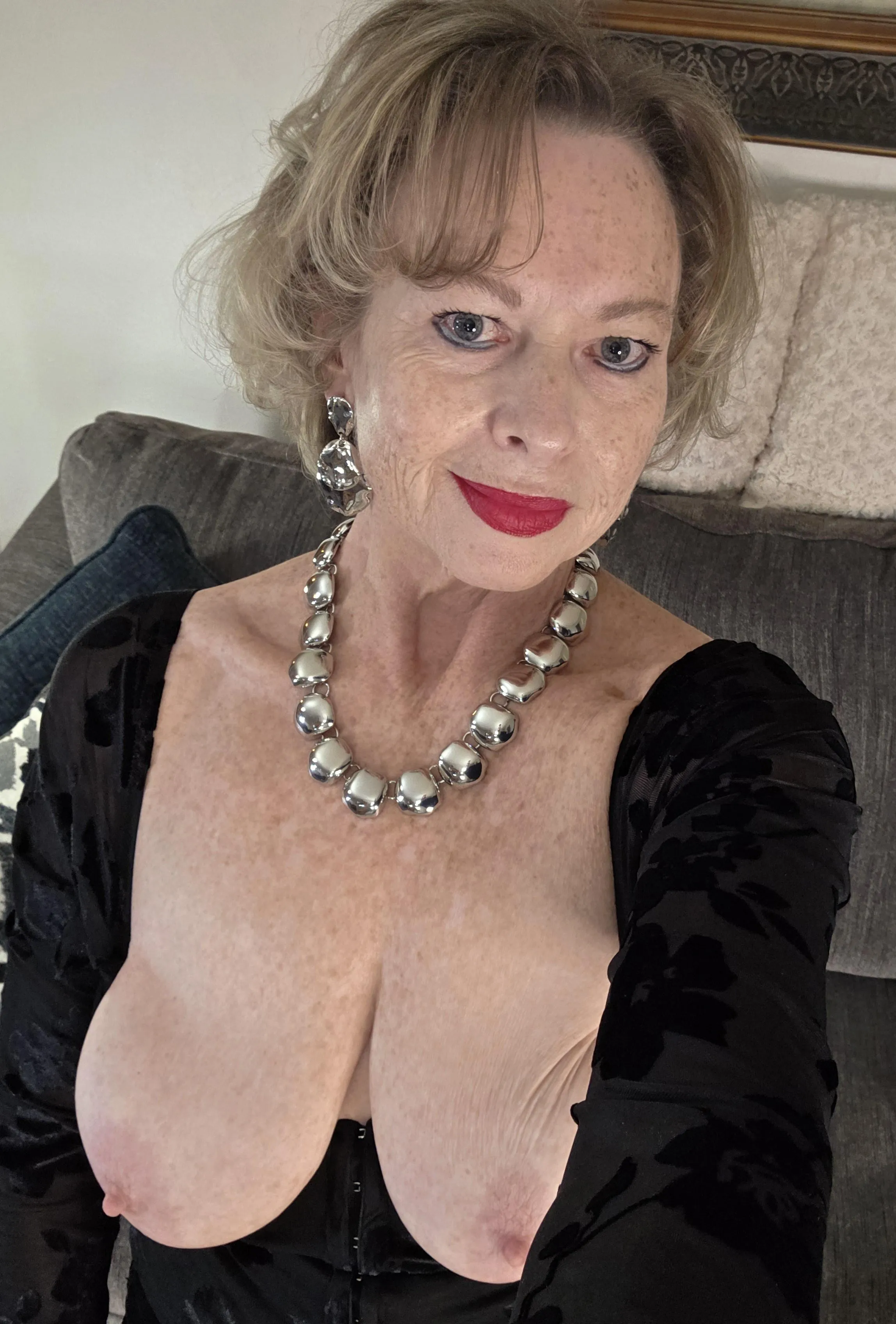 My 54yo grandma body standing here like: well… any opinions...