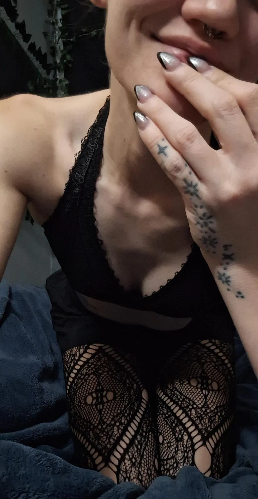 Patterned fishnets are superior. 🤌🏻