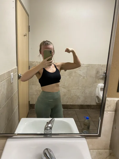 Taking sweaty pics in the mens bathroom 😈